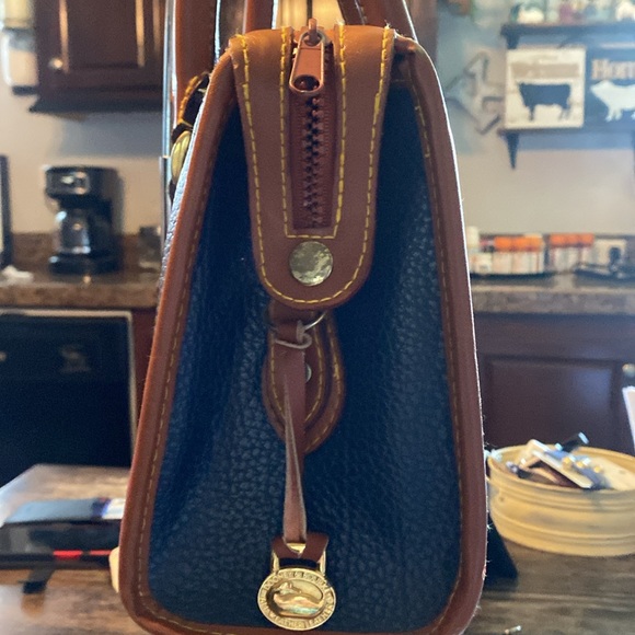 Dooney & Bourne all weather navy blue made in USA - Picture 3 of 13